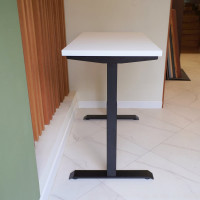 Стол StolStoya МОТОР UP с регулируемой высотой подстолье черное и столешница МДФ эмаль белая 140x70 SE211IBW14070