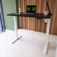 Стол с регулируемой высотой StolStoya МОТОР UP подстолье белое и столешница МДФ эмаль Черная, 140x70 SE211/140WB