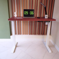 Стол с регулируемой высотой StolStoya МОТОР UP подстолье белое и столешница МДФ шпон Красное дерево SE211I140WKD