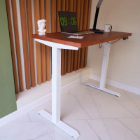 Стол с регулируемой высотой StolStoya МОТОР UP подстолье белое и столешница МДФ шпон Красное дерево SE211I140WKD