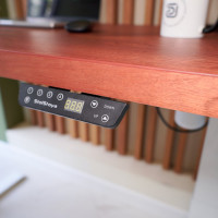 Стол с регулируемой высотой StolStoya МОТОР UP подстолье белое и столешница МДФ шпон Красное дерево SE211I140WKD