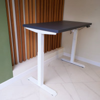 Стол с регулируемой высотой StolStoya МОТОР UP подстолье белое и столешница МДФ эмаль Сланцево-серая SE211I140WSS