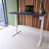 Стол с регулируемой высотой StolStoya МОТОР UP подстолье белое и столешница МДФ эмаль Сланцево-серая SE211I140WSS