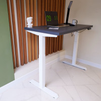 Стол с регулируемой высотой StolStoya МОТОР UP подстолье белое и столешница МДФ эмаль Сланцево-серая SE211I140WSS