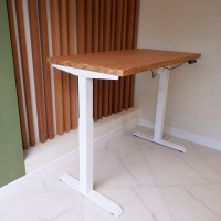 Стол с регулируемой высотой StolStoya МОТОР UP подстолье белое и столешница МДФ шпон Дуб европейский SE211I140WDE