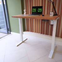 Стол с регулируемой высотой StolStoya МОТОР UP подстолье белое и столешница МДФ шпон Дуб европейский SE211I140WDE