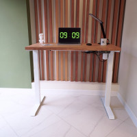 Стол с регулируемой высотой StolStoya МОТОР UP подстолье белое и столешница МДФ шпон Дуб европейский SE211I140WDE