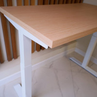 Стол с регулируемой высотой StolStoya МОТОР UP подстолье белое и столешница МДФ шпон Беленый дуб 140x70 SE211I140WBD