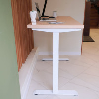 Стол с регулируемой высотой StolStoya МОТОР UP подстолье белое и столешница МДФ шпон Беленый дуб 140x70 SE211I140WBD