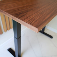 Стол StolStoya МОТОР с регулируемой высотой подстолье черное и столешница МДФ шпон американский орех SE211IBAO14070