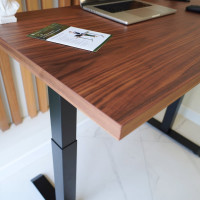 Стол StolStoya МОТОР с регулируемой высотой подстолье черное и столешница МДФ шпон американский орех SE211IBAO14070