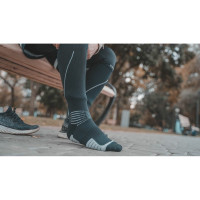 Водонепроницаемые носки DexShell Mudder S/36-38, черные с серыми полосками DS635GRYS