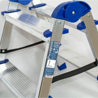 Двусторонняя алюминиевая стремянка РемоКолор 2 ступени 63-0-022