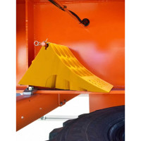 Противооткатный упор для грузового транспорта Autofamily TRUCK WAY G53 с противоскользящей стальной пластиной, желтый TW.G.53.01.02