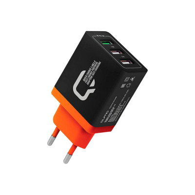 QUMO Сетевое зарядное устройство Charger 0019, 30 Вт, 3 USB, 3 USB, 4.2A, 1 USB QC 3.0, FCP, AFC + 2 USB 2,4A, черный 24350