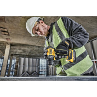 Бесщеточная дрель-шуруповерт DEWALT 2 скорости, 2 АКБ 18 В XR Li-Ion DCD800E2T-QW