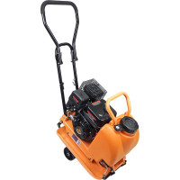 Бензиновая виброплита AktiTool 6,5 л.с., сила удара 13 кН, 540x420 мм, бак, колеса, коврик AT-C90TWC