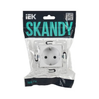 Розетка с заземлением IEK SKANDY с защитными шторками 16А б/к SK-R06W арктический белый SK-R14-16-1-K01