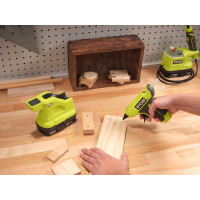 Ryobi Клеевой пистолет 18В RGLM18-0 без аккумулятора в комплекте 5133005001