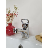 Смеситель для умывальника Melodia della vita Classica картридж д.40 мм, без гибкой подводки 65081