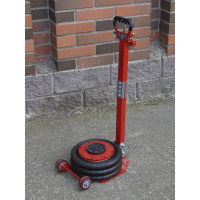 Домкрат пневматический подкатной 3т, WIEDERKRAFT 135-435 мм с регулировкой угла наклона рукояти, WDK-81813