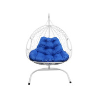 Подвесное кресло M-GROUP ДЛЯ ДВОИХ с ротангом белое, синяя подушка 11450110