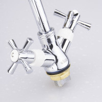 Смеситель для кухни с гайкой Ekko с белым наконечником и ручками E49118-7