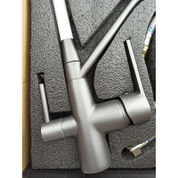 Смеситель для кухни Rainsberg графит, однорычажный, с гибким белым изливом R603CY-0