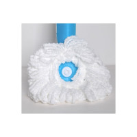 Швабра с распылителем Доляна насадка из микрофибры, окрашенный металлический черенок, 16.5х16.5х123 см, микс 1476794