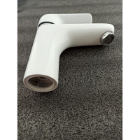 Смеситель для раковины Rainsberg белый, однорычажное управление R2001KF