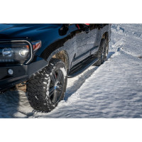 Силовые пороги РИФ Toyota Land Cruiser 200 2008-2015 черные накладки и болты RIF200-40000-BL