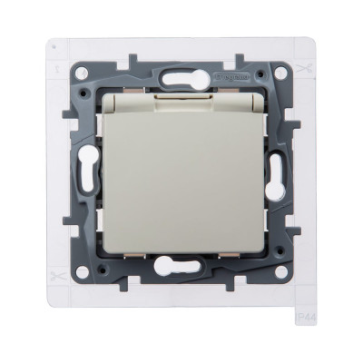 Розетка Legrand с заземлением IP44 Legrand Etika со шторками с защитной крышкой 16А 250В винтовые зажимы слоновая кость 672326