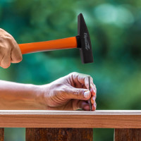 Слесарный молоток SPARTA 200 г,фибергласовая обрезиненная рукоятка// 10372