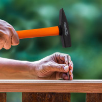 Слесарный молоток SPARTA 300 г, фибергласовая обрезиненная рукоятка 10373