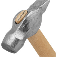 Слесарный молоток Без бренда 500 г,круглый боек,деревянная ручка 10240