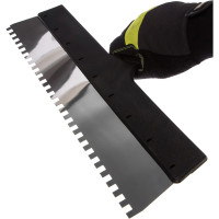 Нержавеющий зубчатый шпатель с пластмассовой ручкой, 450мм, зуб 8х8мм STAYER 1009-45-08