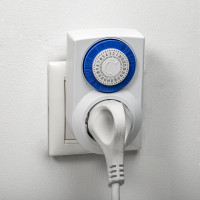 Механический суточный таймер duwi REV "Промо", до 3680Вт, 48 включений в сутки, белый, 67074 8