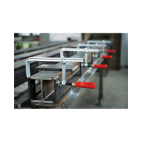 Струбцина BESSEY classiX цельнометаллическая 160/80, усилие 5 кН, c деревянной рукояткой BE-GS16