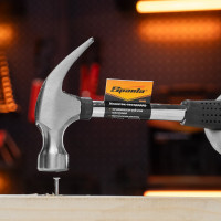 Молоток-гвоздодер SPARTA 450 г, боек 27 мм, металлическая трубчатая обрезиненная рукоятка 104405