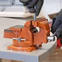 Слесарные поворотные тиски SPARTA 100 мм, с наковальней 186235