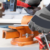 Слесарные поворотные тиски SPARTA 100 мм, с наковальней 186235