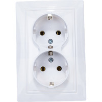 Двойная розетка с заземлением, белая UNIVersal Севиль С0128
