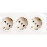 Розеточный блок Legrand тройной с заземлением Legrand Quteo с предварительным подключением со шторками IP20 16А 250В винтовые зажимы накладной монтаж слоновая кость 782268
