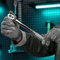 Динамометрический ключ 5-24 Нм, 1/4", CrV, хромированный STELS 14158