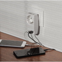 Адаптер ЭРА SP-1e-USB-W Polynom 1гн 220V + 2xUSB 2100mA, c заземлением, белый Б0026332
