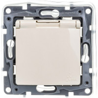 Розетка Legrand с заземлением IP44 Legrand Etika со шторками с защитной крышкой 16А 250В безвинтовые зажимы слоновая кость 672332