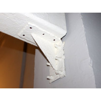 Уголок LUCKY Guy 200x200x100x6,0мм с ребром жесткости 600 02 200200 100 1LG