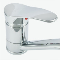 Одноручный смеситель для умывальника Juguni с гибкой подводкой 0402.945C