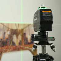 Построитель лазерных плоскостей DEKO DKLL12PG1 (3х360, зеленый луч) 065-0278