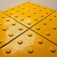 Тактильная плитка PALITRA TECHNOLOGY конусы линейные 50245-2-PVC-300x300x4-Y-VI